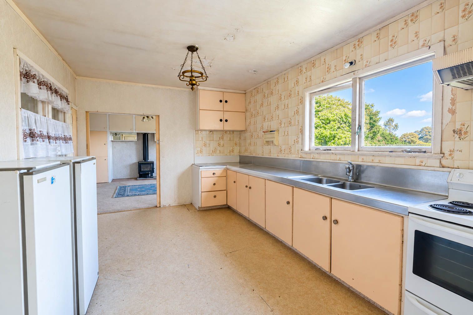 Kitchen — 61 Hill Road, Hill Park, Manukau